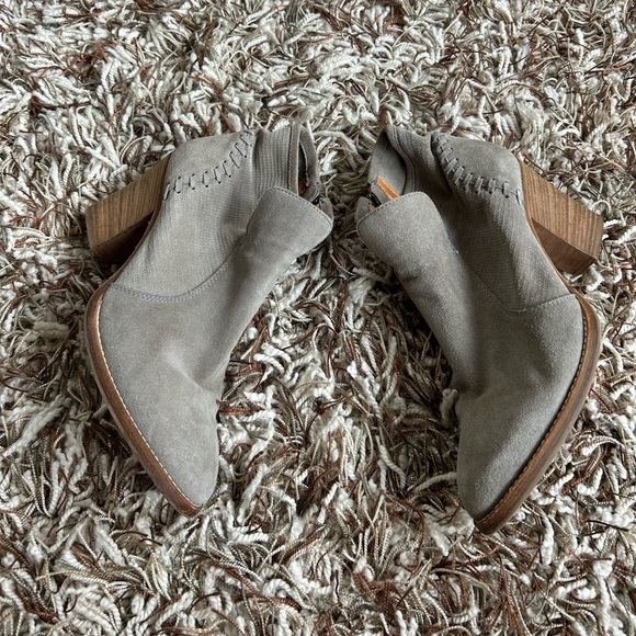 Aquatalia Grey Leather Zip Closure Heeled Booties Size 9 - Picture 3 of 6
